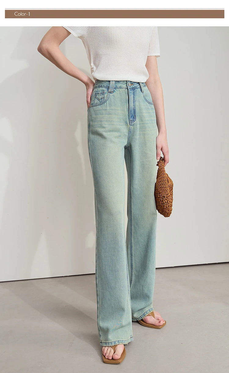 Damen Jeans im minimalistischen Sommer-Style mit schmalem geradem Bein