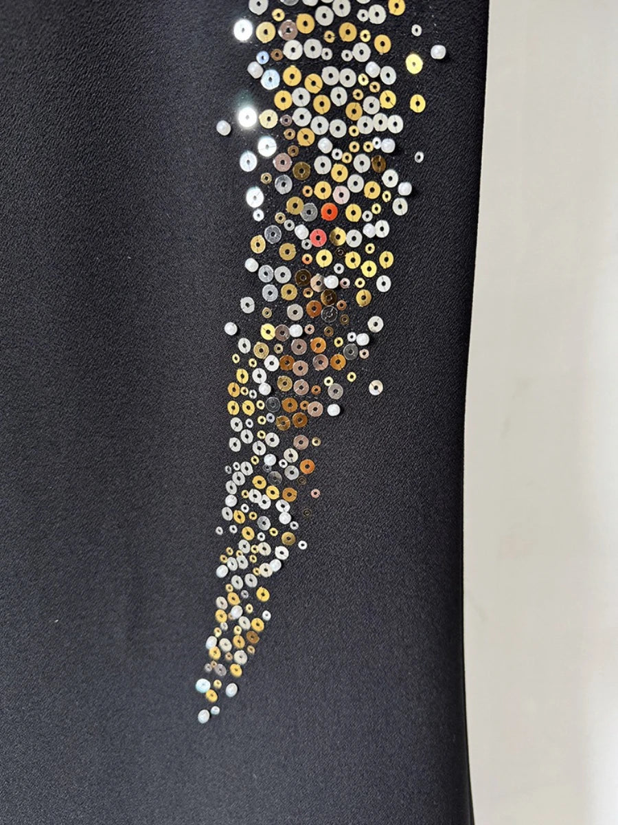 Zweiteiliges Damen-Set mit Applikationen – Langarm-Top mit Reverskragen und Knöpfen, kombiniert mit hoch taillierter Hose im Patchwork-Design