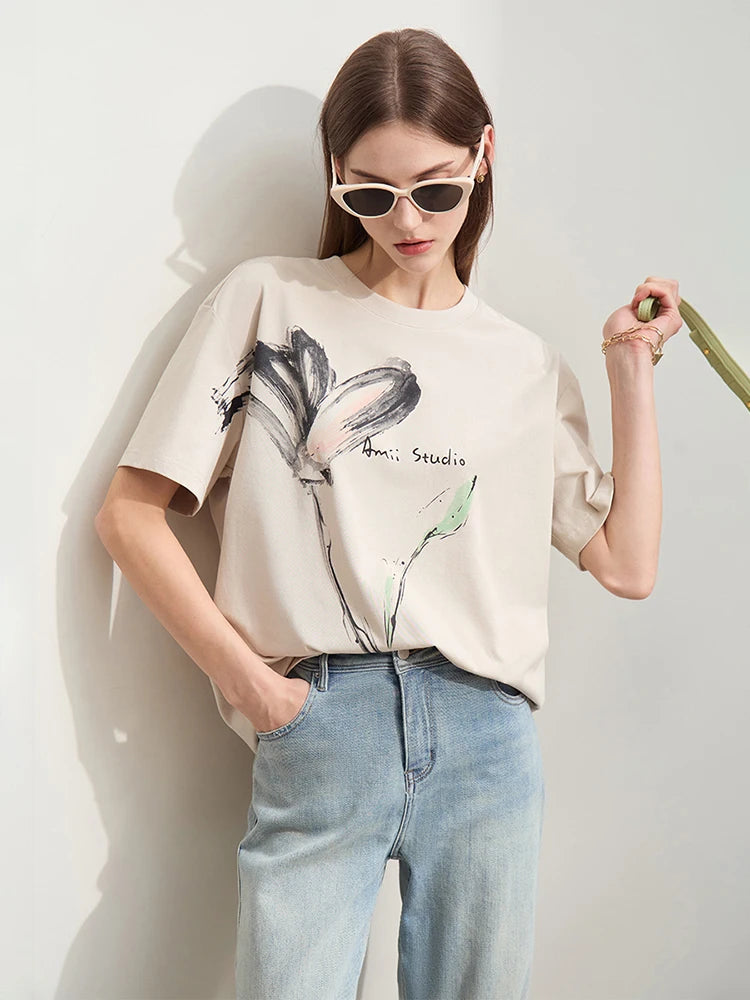 Damen T-Shirt im Minimalismus-Stil mit coolen Kunstdruck und kurzen Ärmeln