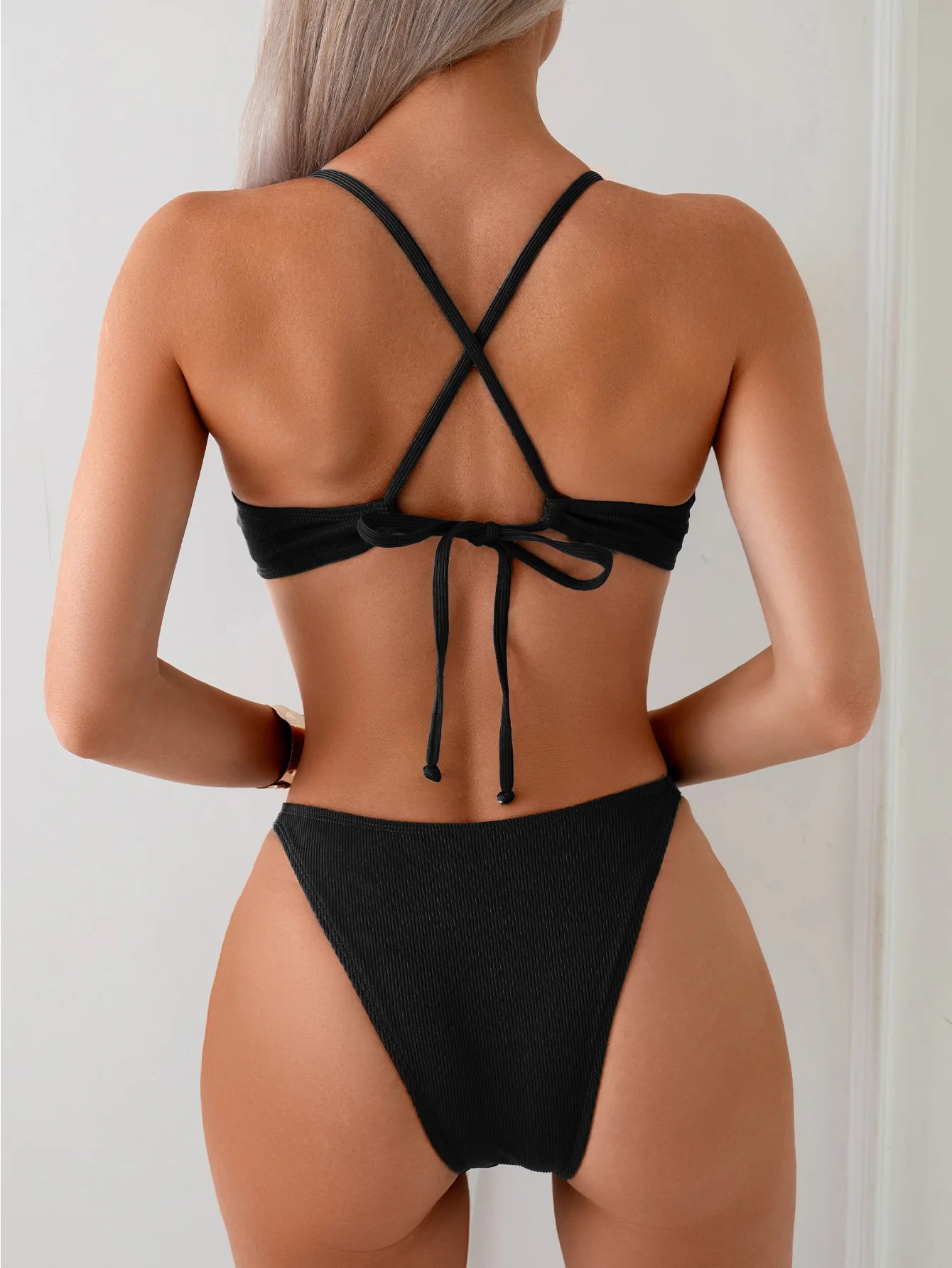 Einfarbiger verführerischer Bikini für Damen – Badeanzug im brasilianischen Stil für Strand und Pool