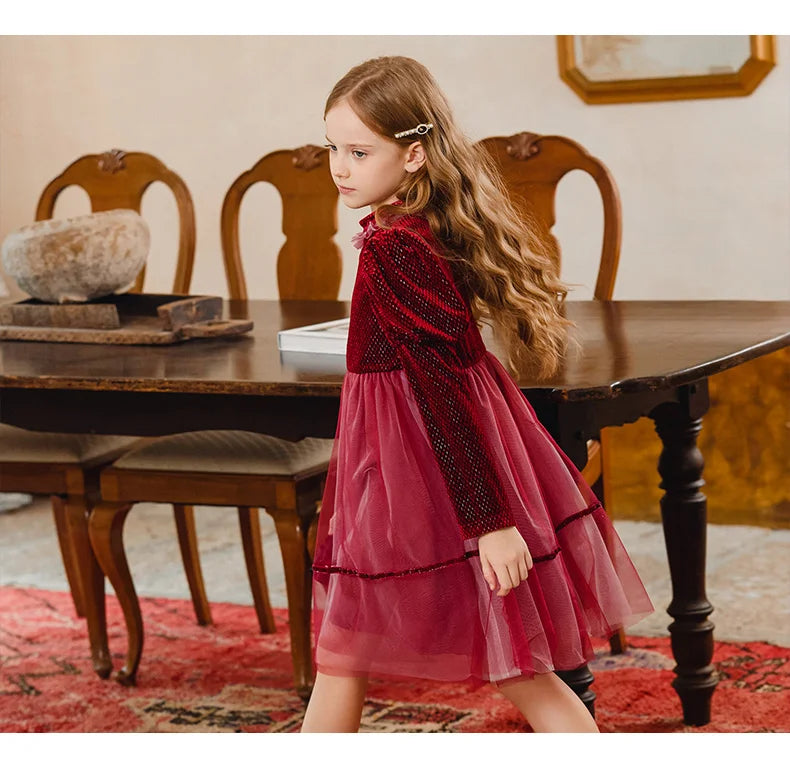 Ärmelloses Kinder-Prinzessinnenkleid aus beigefarbener Gaze mit niedlichem Design – ideal für den Sommer
