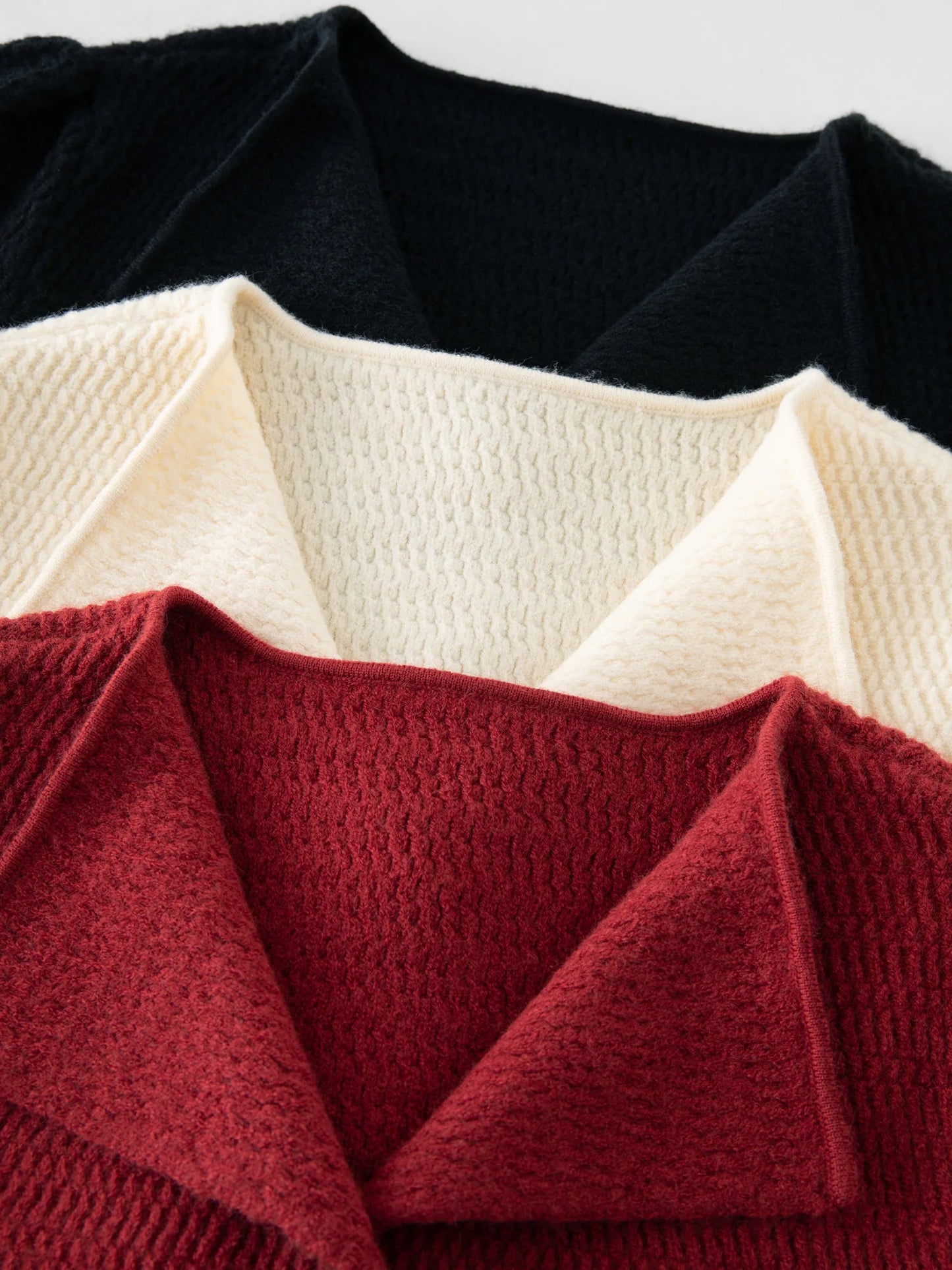 Damen-Sweatshirt mit Print, winterdick, navyblau, lockerer Pullover mit Rundhalsausschnitt und überschnittenen Ärmeln in Rot.