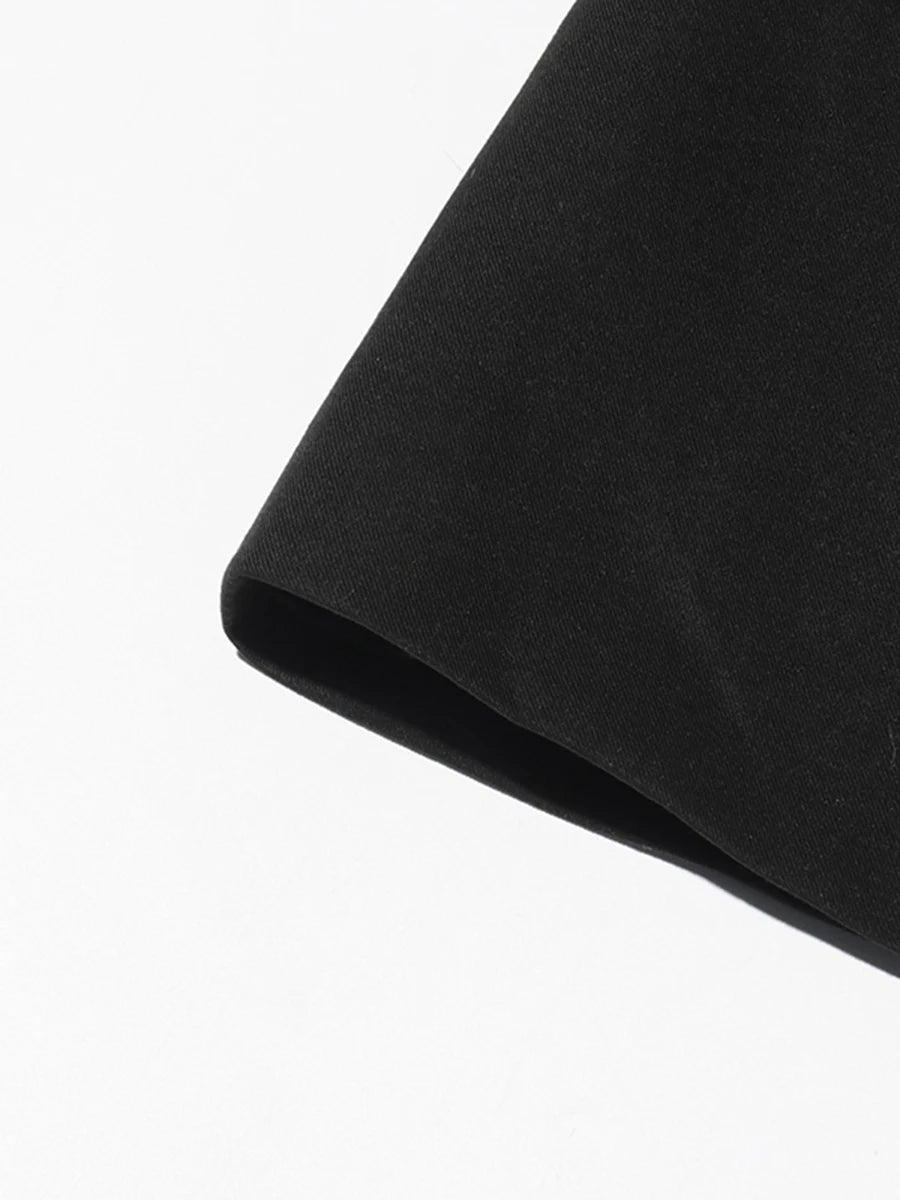 Elegantes ärmelloses Minikleid mit Rundhalsausschnitt und Pailletten-Patchwork für Damen – figurbetont und mit Schleifendetail.