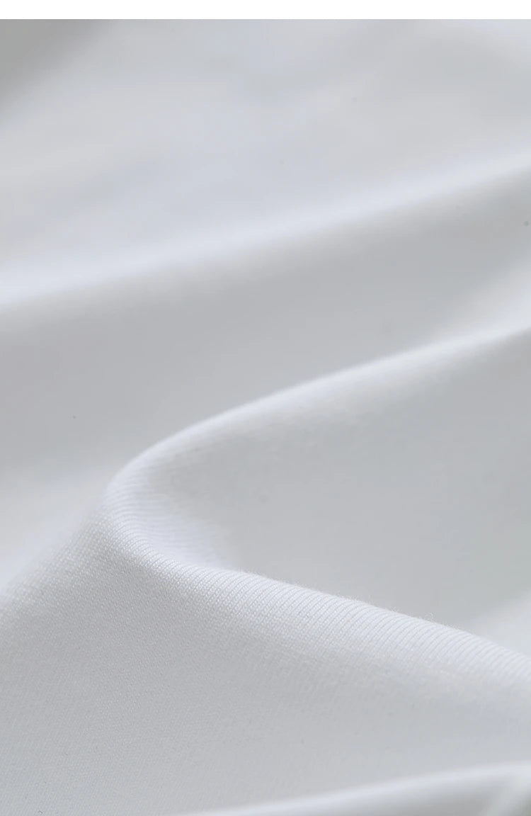 Damen T-Shirt im Minimalismus-Stil mit coolem Druck aus antimikrobieller Baumwolle