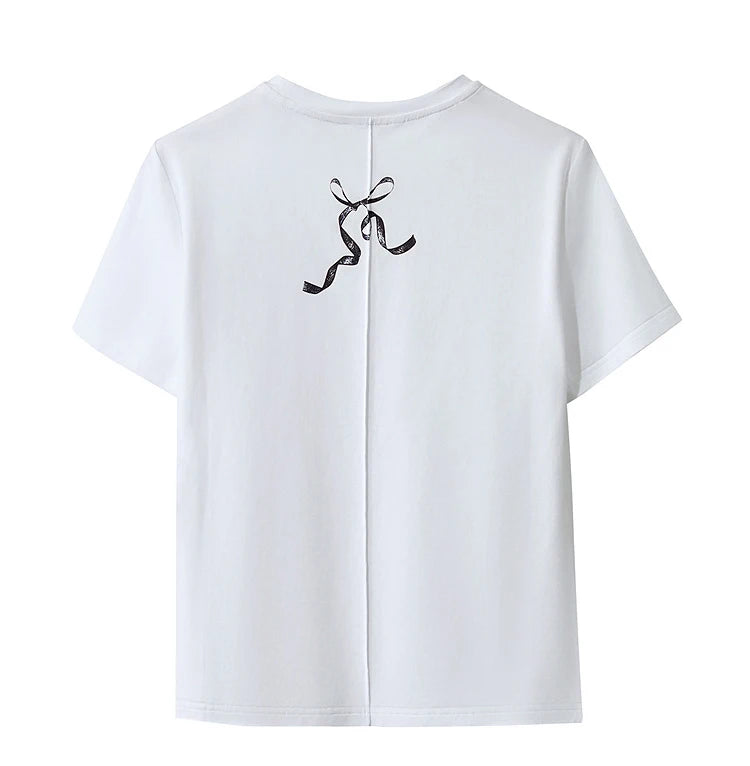 Damen T-Shirt im Minimalismus-Stil mit coolem Druck aus antimikrobieller Baumwolle