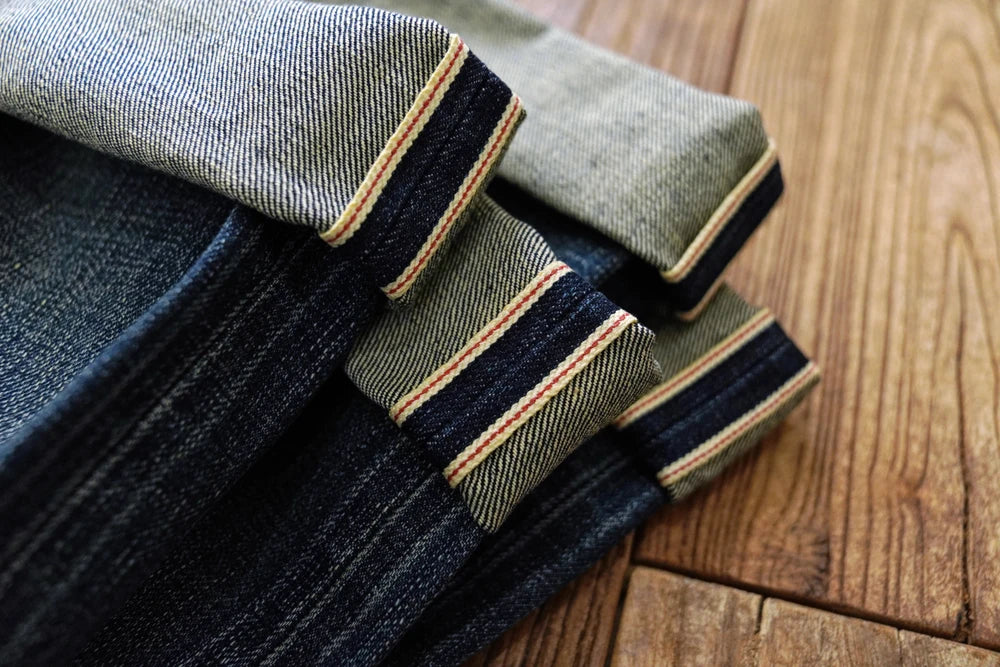 Herren Jeans im Vintage-Stil aus Denim mit Distressed Kanten