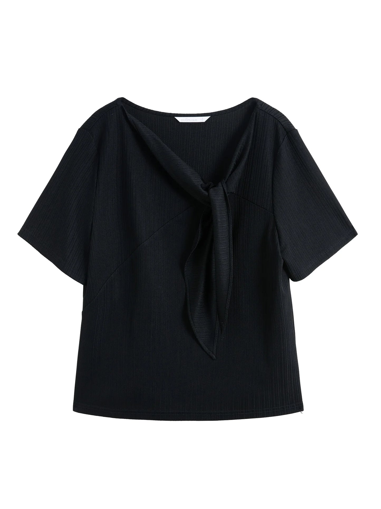 Lässiges Damen-T-Shirt im Minimalismus-Stil mit kurzen Ärmeln – vielseitig kombinierbar in zwei Farben für den Sommer.