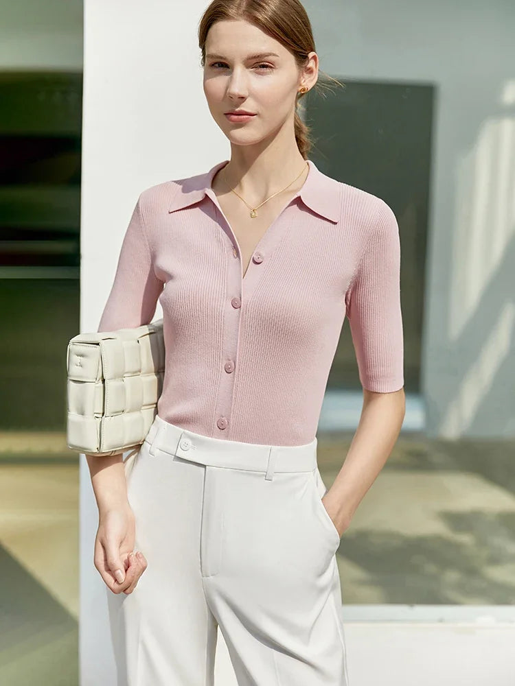 Damen T-Shirt im minimalistischen Stil aus leichter Baumwolle für den Sommer