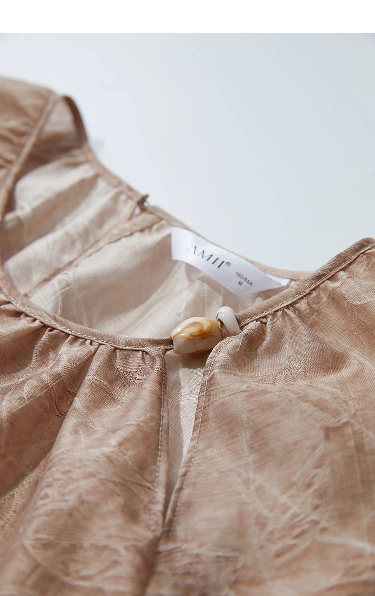 Damen T-Shirt im minimalistischen Sommer-Stil mit Kordelzug und Rundhalsausschnitt