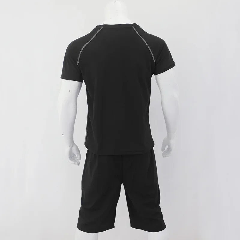 Lässiger Herren-Zweiteiler mit Rundhals und kurzen Ärmeln im sommerlichen Color-Blocking-Design