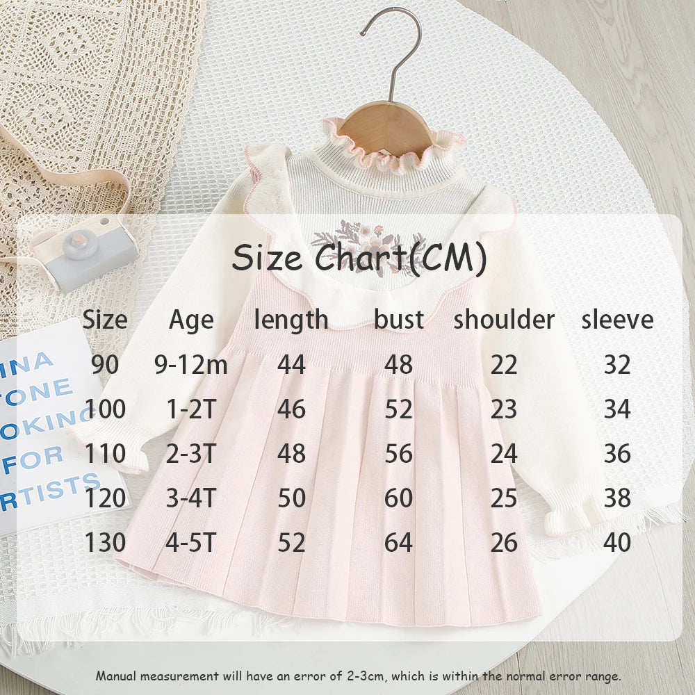 Mädchen Kleid aus gestricktem Material mit süßen gestickten Blumen und Farbblock