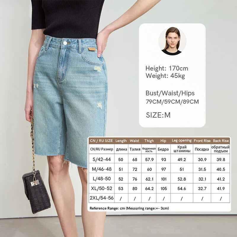 Lässige Damen-Shorts mit Kordelträgern und Utility-Taschen im minimalistischen Stil – ideal für den Sommer