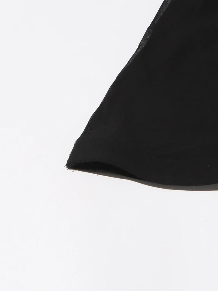 Ärmelloses Damen-Kleid mit Karree-Ausschnitt und 3D-Blumen-Patchwork im Colorblock-Design – figurbetont und stilvoll.