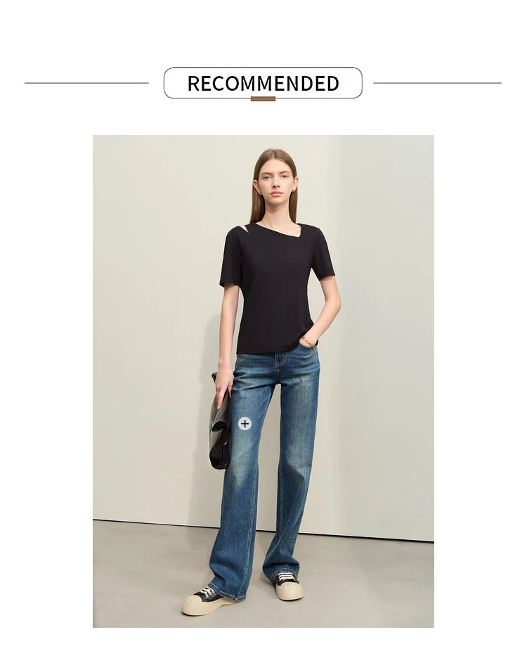 Damen T-Shirts im Minimalismus-Stil mit asymmetrischem V-Ausschnitt und kurzen Ärmeln