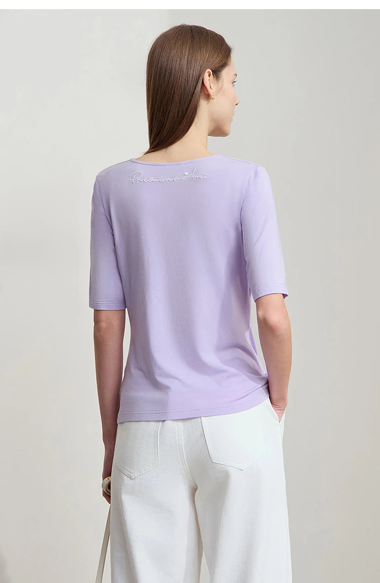 Damen T-Shirt mit drapierter Kragen- und besticktem Design aus modalem Strick