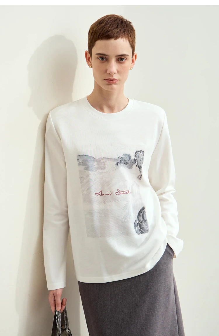 Damen T-Shirt im Minimalismus-Stil mit Kunstdruck und Stickerei für den Herbst