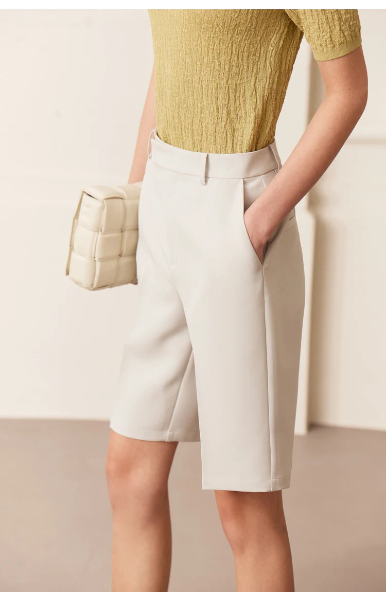 Damen Shorts im minimalistischen Stil mit hoher Taille für das Büro