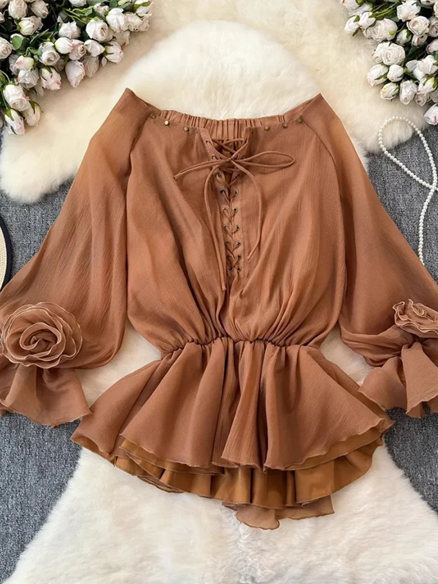 Ärmelloses Damenkleid mit 3D-Blumen, schwingendem Kragen und Rückenausschnitt – ideal für besondere Anlässe