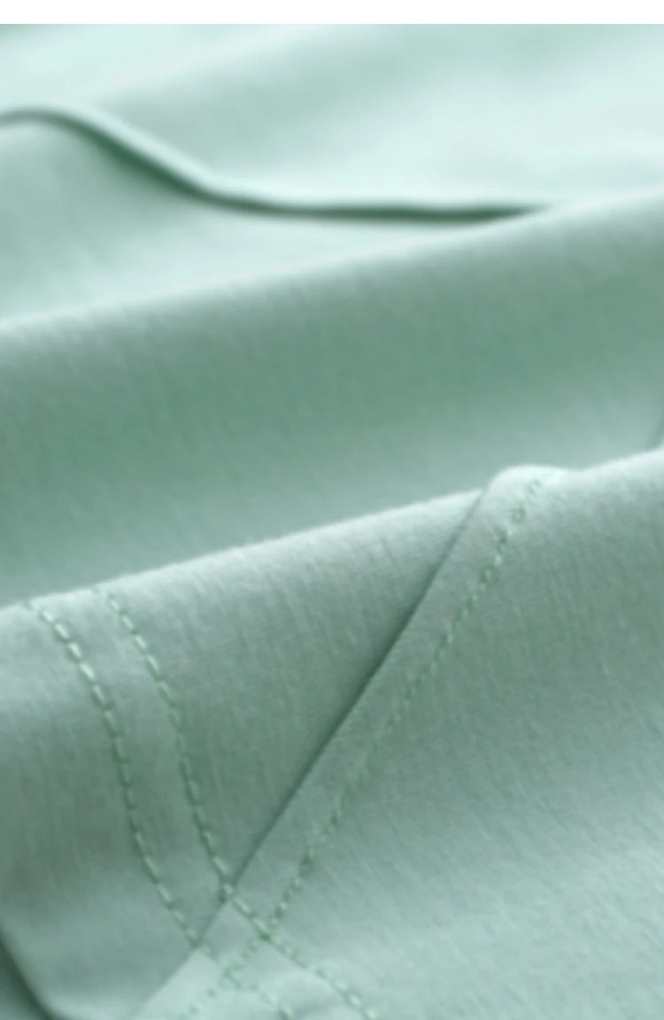 Damen T-Shirt im minimalistischen Sommerstil aus losem Stretch-Material