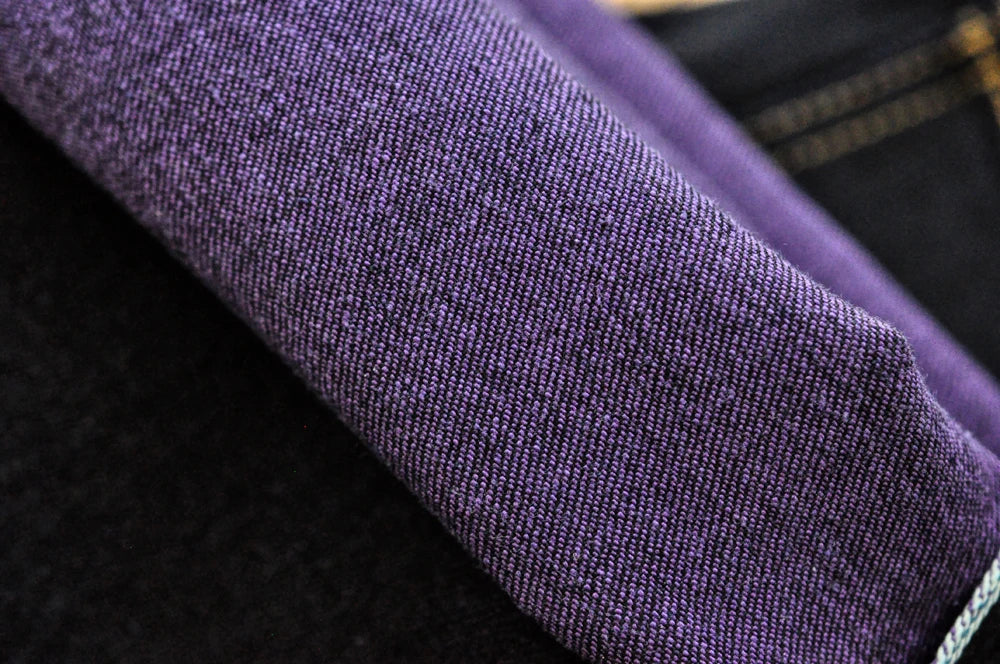 Herren Jeans im Vintage-Stil mit doppelseitiger Färbung und Kanten