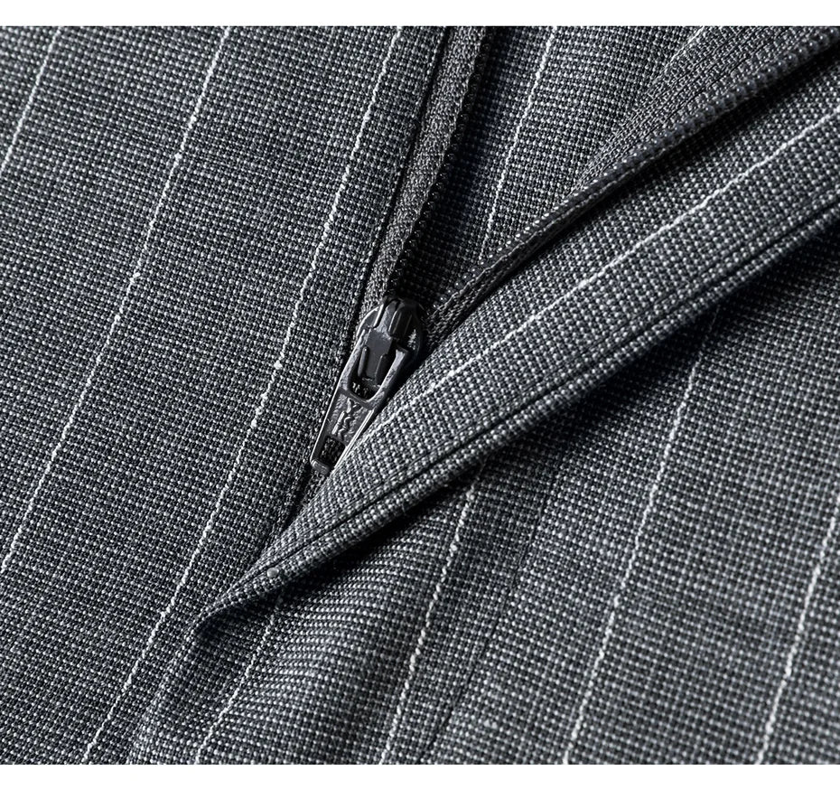 Eleganter Herrenanzug aus 67% Wolle: Grauer Nadelstreifen, Einreiher, Business & Hochzeit, Slim Fit