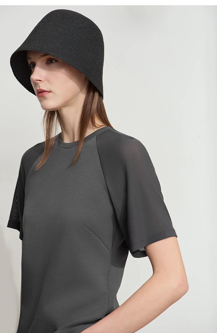 Damen Top im minimalistischen Stil mit O-Ausschnitt und schmaler Passform