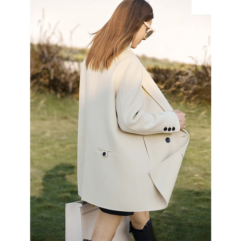 Damen Wollmantel im minimalistischen Design mit umlegekragen für den Winter