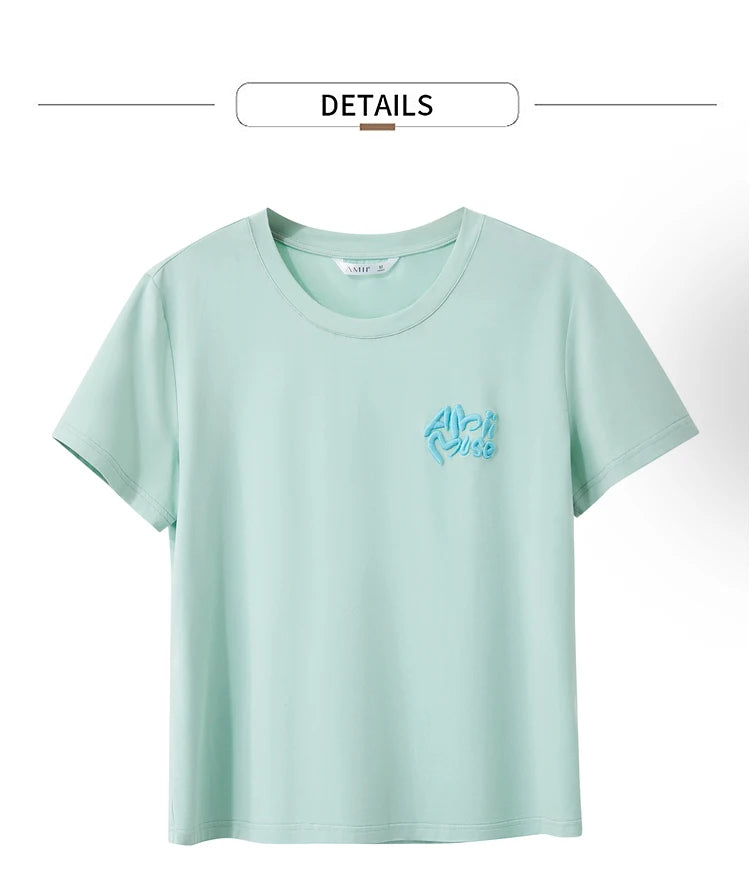 Damen T-Shirt im Minimalismus-Stil mit O-Ausschnitt und Stickerei