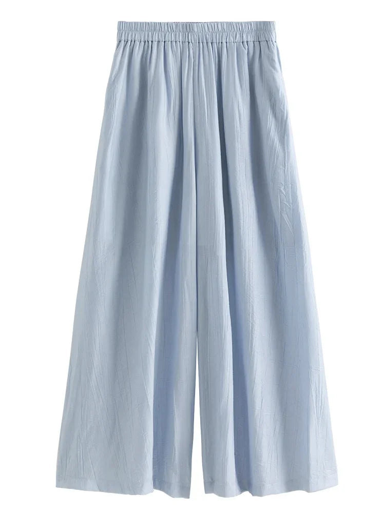 Damen T-Shirt mit V-Ausschnitt in sanftem Apricot – vielseitiges, kurzes Design für den Sommer und den Arbeitsalltag