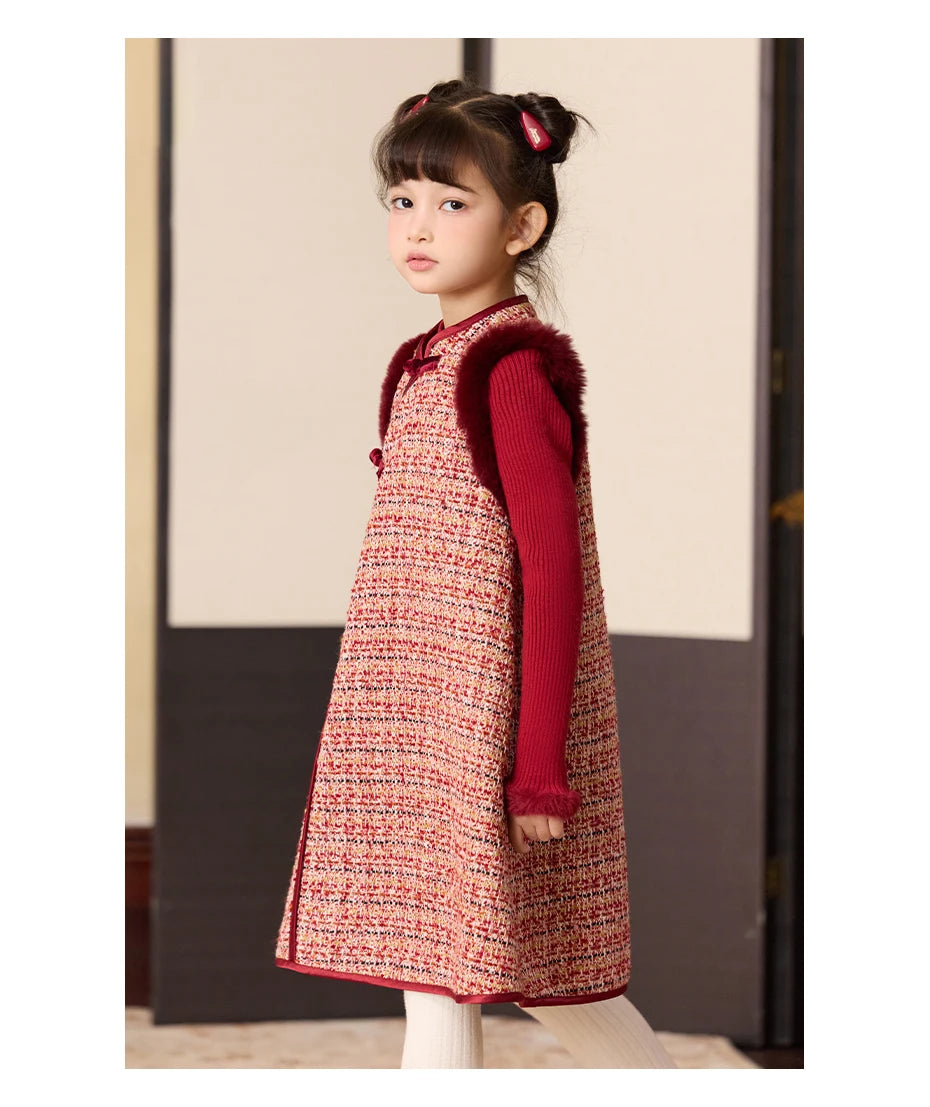 Sommerliches Mädchenkleid aus Baumwolle mit kleinem Blumenmuster – ideal für den Strand
