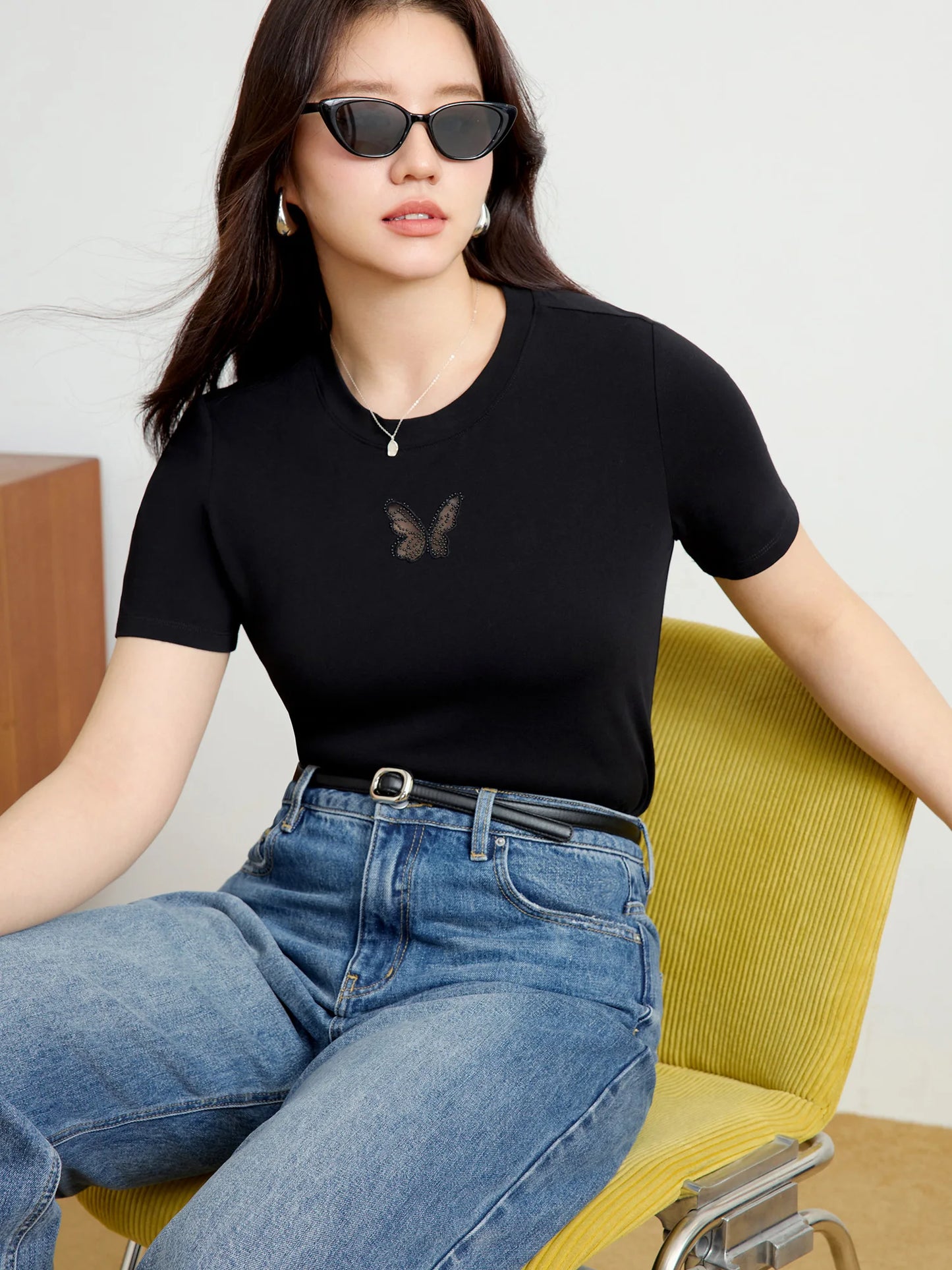 Wickelshirt für Damen in Übergröße mit Perlen und kurzen Ärmeln – Sommerliches, figurbetontes Strickdesign