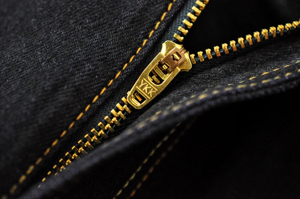Herren Jeans im Vintage-Stil mit doppelseitiger Färbung und Kanten