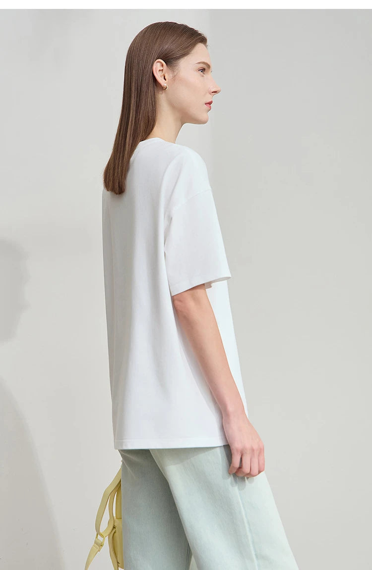 Damen T-Shirt im minimalistischen Stil mit Druck und Rundhals-Ausschnitt