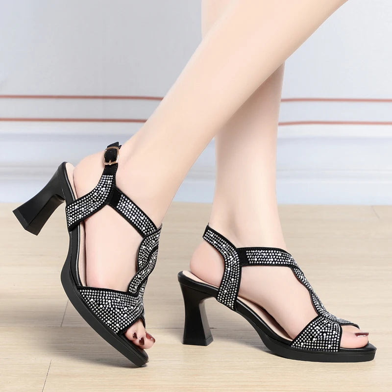 AIYUQI Sandalen Frauen 2025, Neue Mode Sommer Sandalen Frauen Offene spitze Strass High Heels Römische Schuhe Frauen