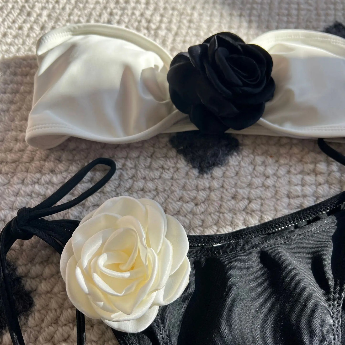 Gestreifter Damen-Bikini im brasilianischen Stil – ideal für Strand und Pool