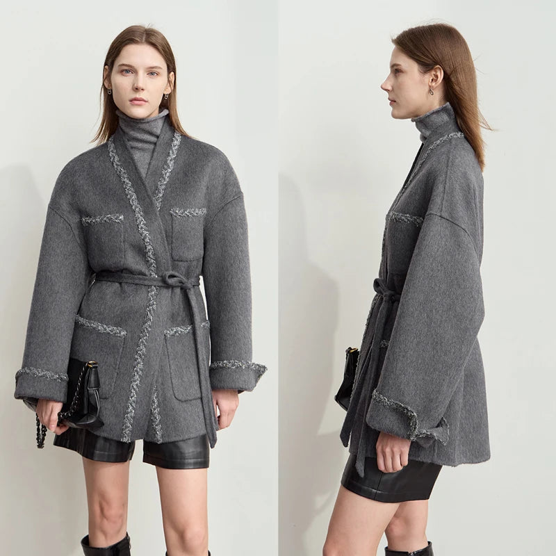 Damen Wollmantel im minimalistischen Design mit Gürtel und Taschen