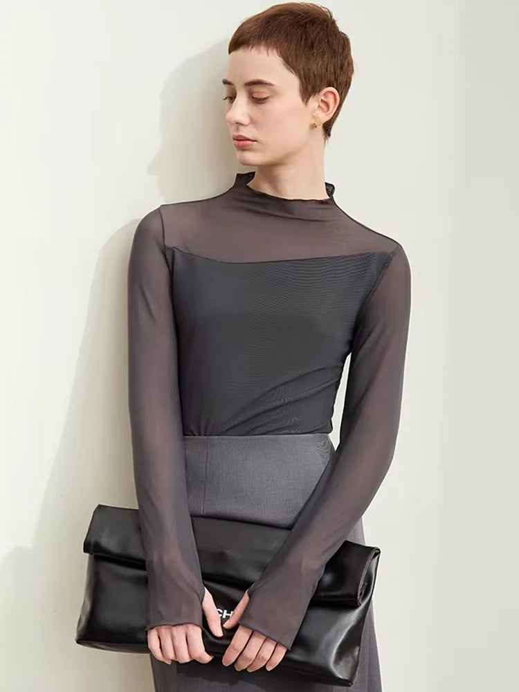 Damen Mesh-T-Shirt im minimalistischen Design mit halbhohem Ausschnitt