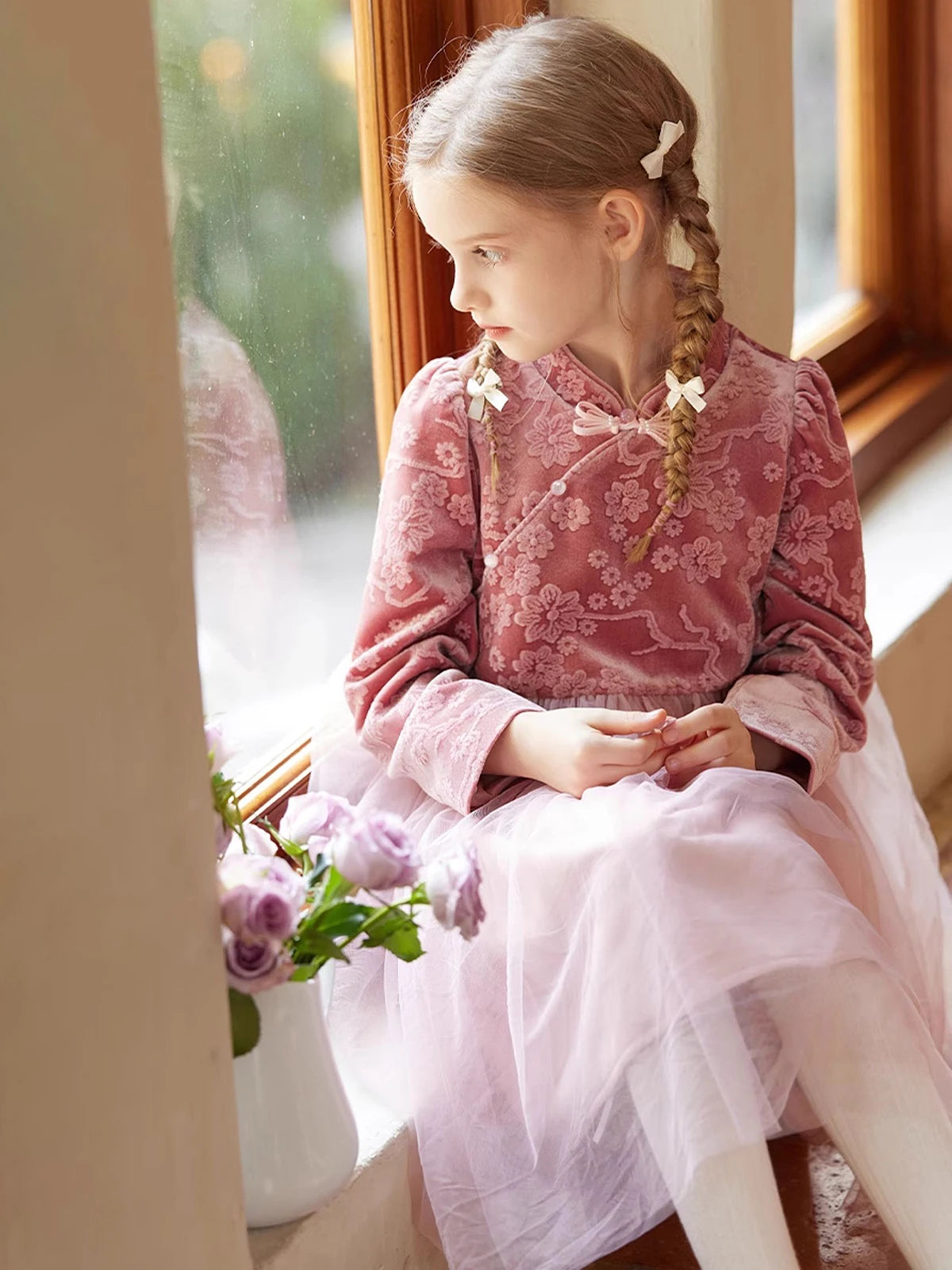 Schwarzes Patchwork-Kleid mit Pailletten für Mädchen – Herbstliches, modisches Design für Kinder von 110cm bis 160cm