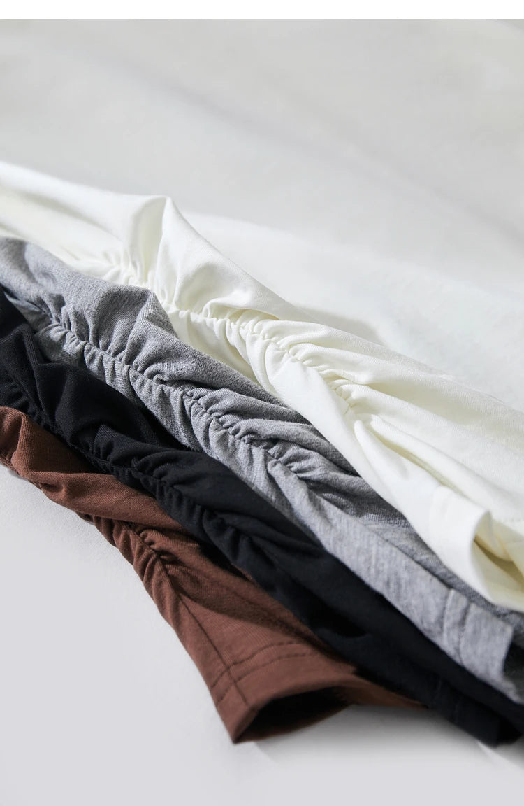 Damen T-Shirt im Minimalismus-Stil mit asymmetrischem Slash Neck und Raffen