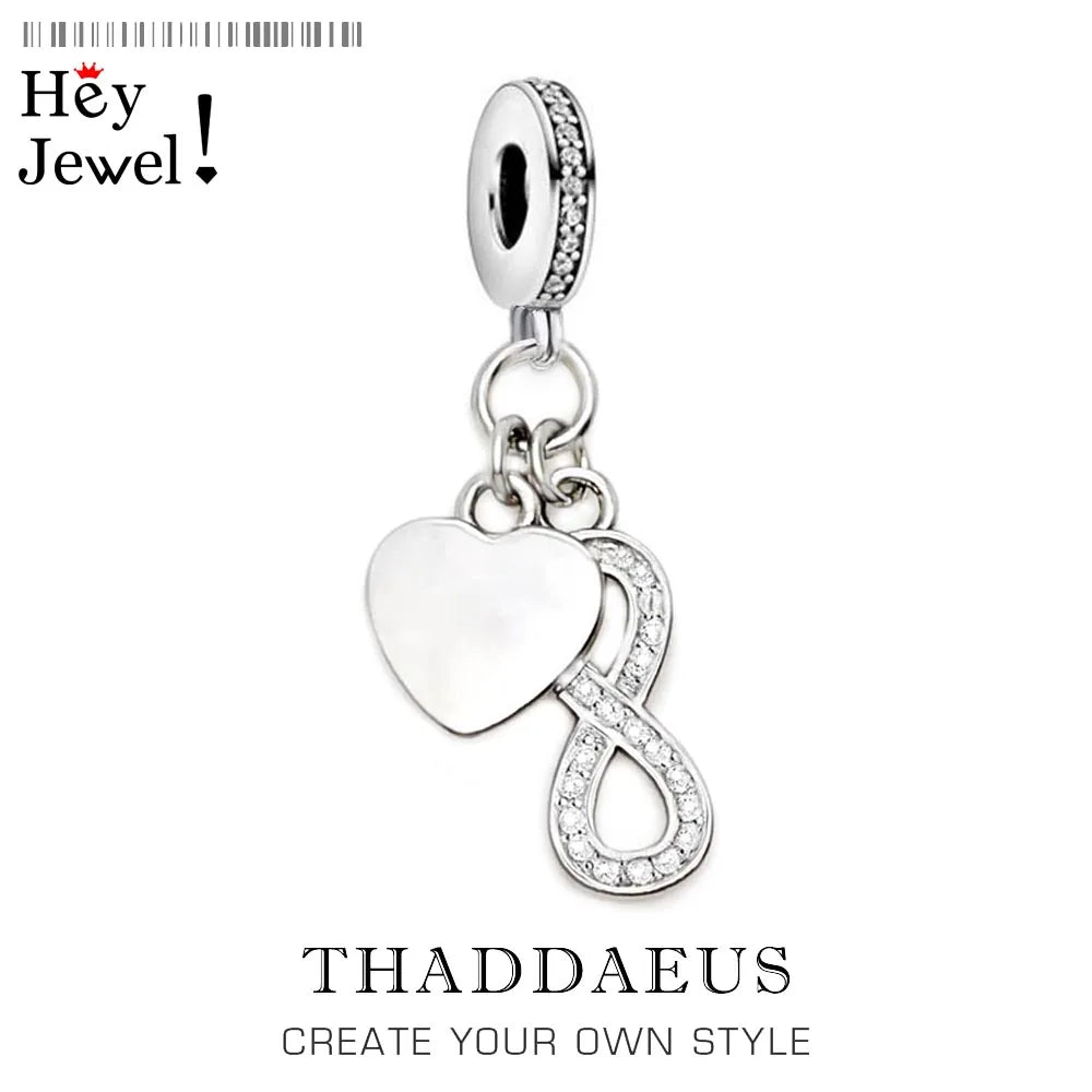 Silberner Anhänger Charm aus 925 Sterling mit Herz- und Infinity-Motiv, gelochter Schlaufe und Steinen