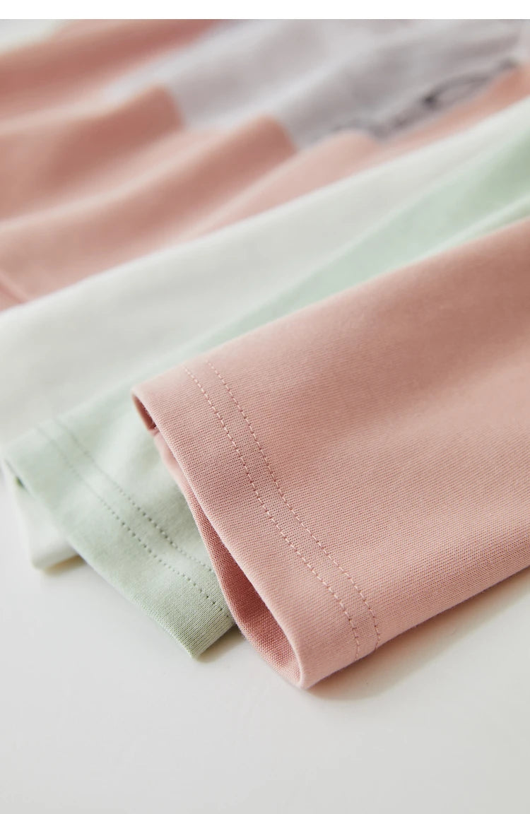 Damen T-Shirt im Minimalismus-Stil mit Kunstdruck und Stickerei für den Herbst