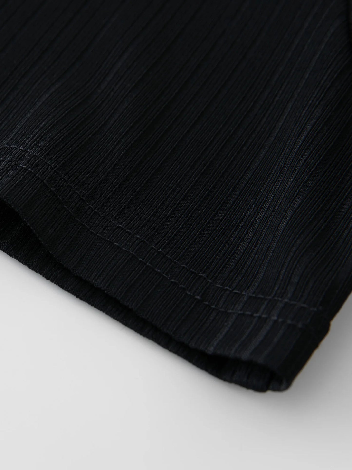 Lässiges Damen-T-Shirt im Minimalismus-Stil mit kurzen Ärmeln – vielseitig kombinierbar in zwei Farben