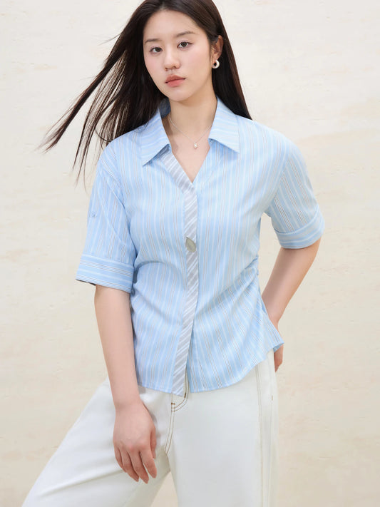 Kurzärmlige Damen-Strickjacke mit Kontrastfarben und Polokragen – ideal für den Sommer