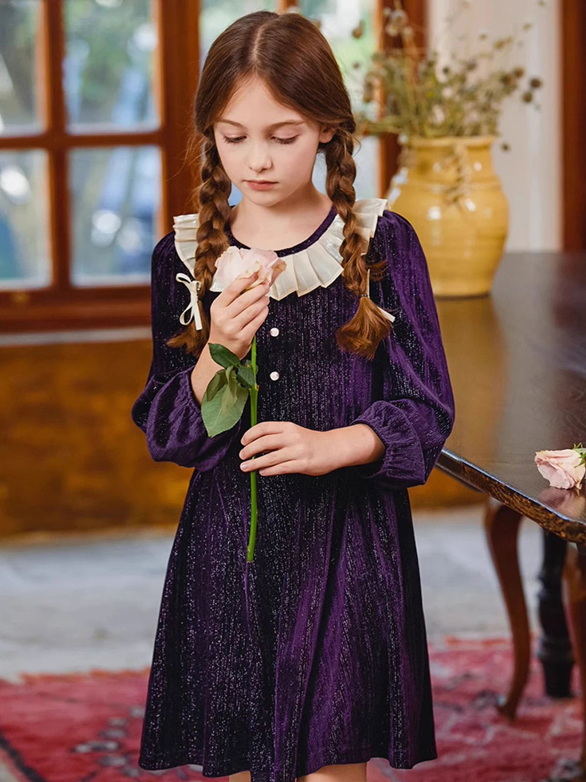 Ärmelloses Sommerkleid für Mädchen mit Blumenmuster und Tüll-Details – ideal für Geburtstagsfeiern