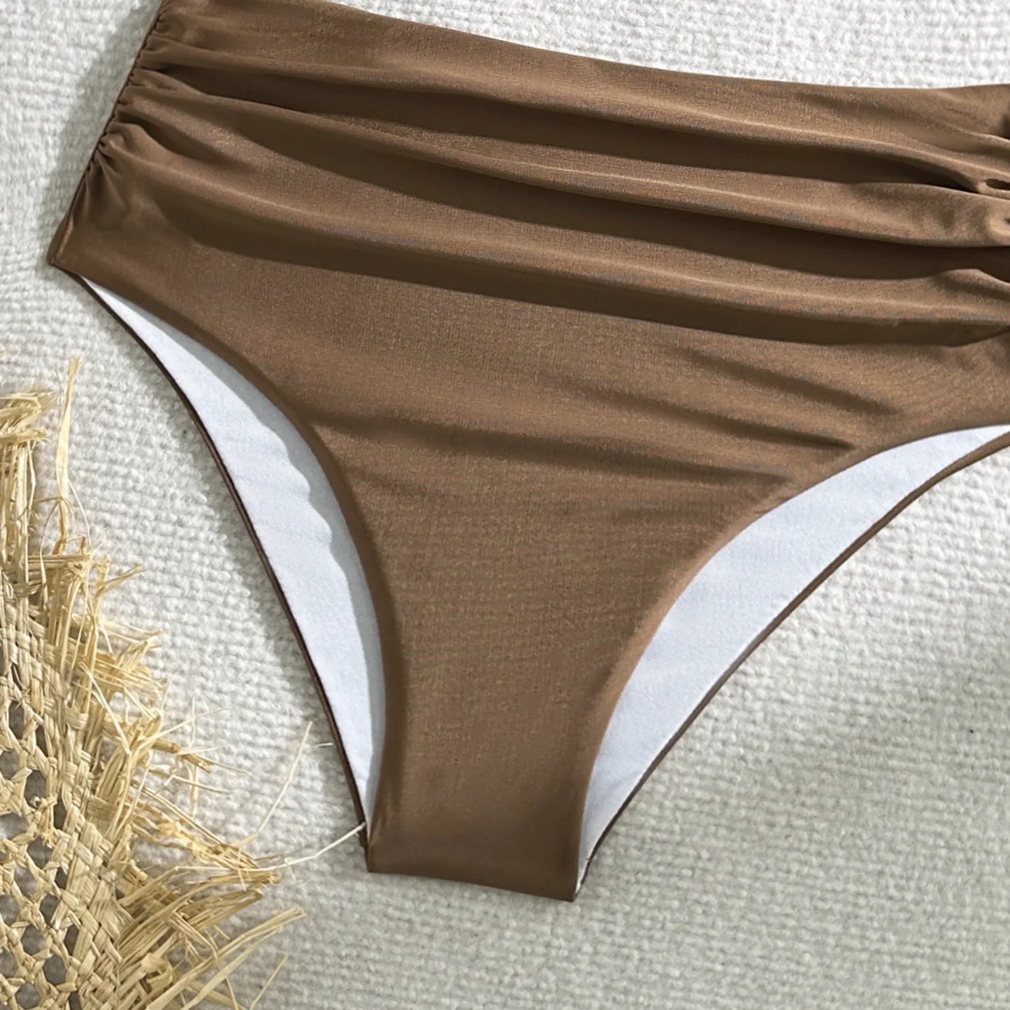 Dreiteiliger Damen-Bikini mit Push-up-Effekt und Print – ideal für Strand und Pool