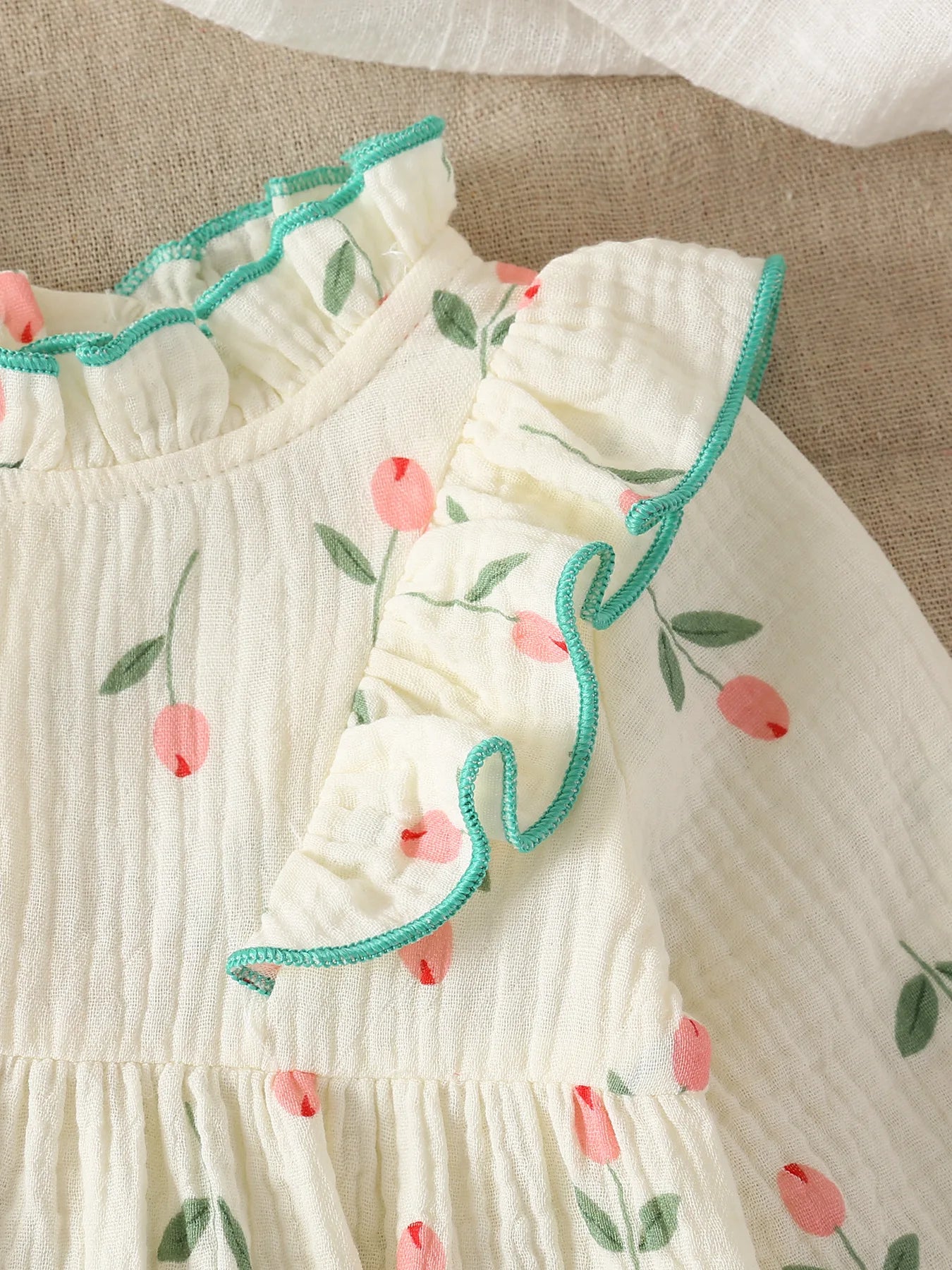 Baby Mädchen Bodys aus Tulpen-Drucken im Rüschendesign für den Herbst