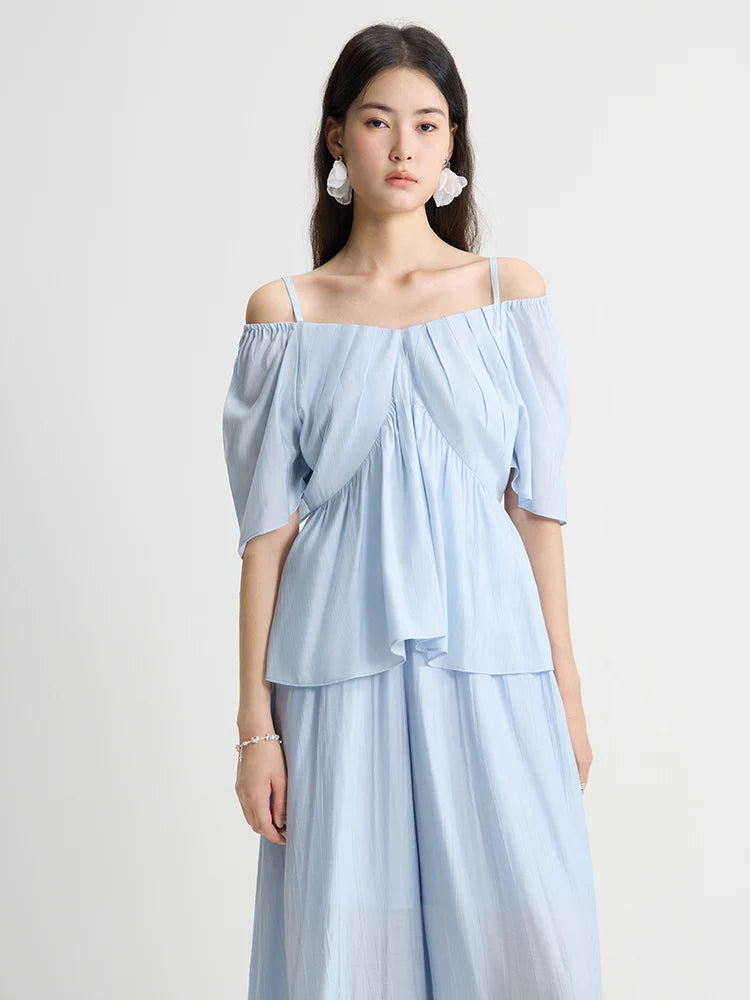 Damen T-Shirt mit V-Ausschnitt in sanftem Apricot – vielseitiges, kurzes Design für den Sommer und den Arbeitsalltag