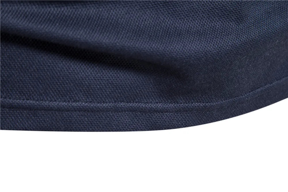 Herren Poloshirt mit V-Ausschnitt im einfarbigen, klassischen Stil
