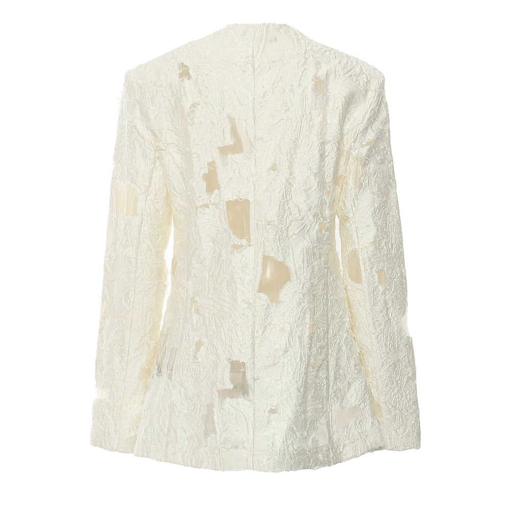 Elegantes trägerloses Minikleid für Damen mit Applikationen und Patchwork-Design – ärmellos und figurbetont mit verspielten Falten.