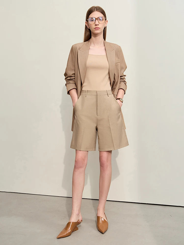 Damen Shorts im minimalistischem Stil mit Taschen für lässige Basics